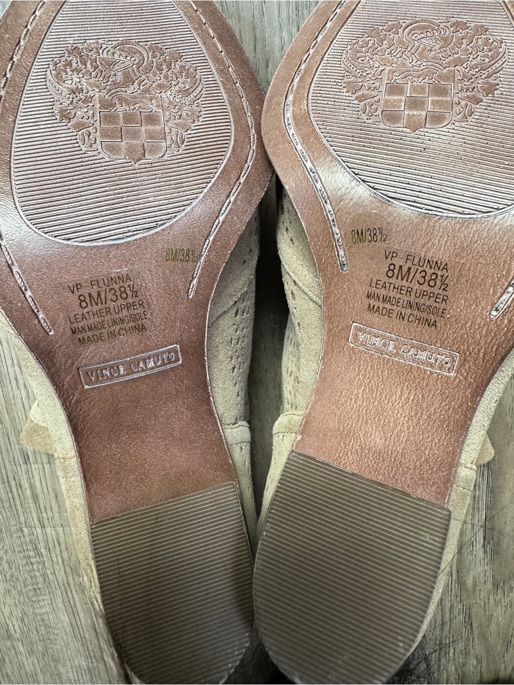 Vince Camuto VP-FLUNNA Beige Booties - Size 8 M / 38.5 - Picture 7 of 10